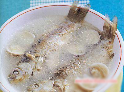 鲫鱼蛤蜊汤